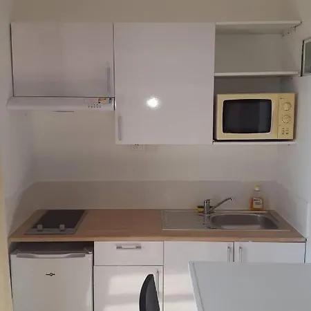 2 Personnes Vue Marais Salant Parking Et Terrasse Proche Commodite Apartment