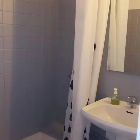 2 Personnes Vue Marais Salant Parking Et Terrasse Proche Commodite アパート イエール